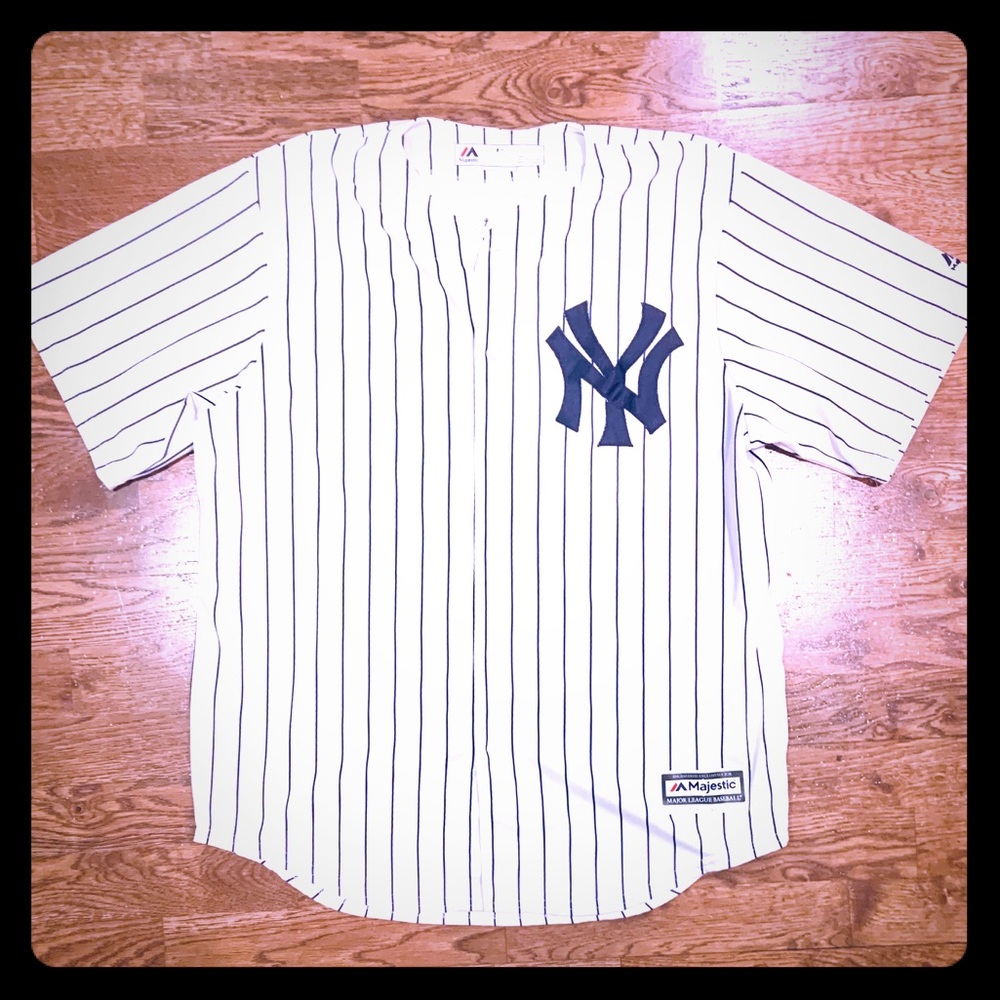 NY Yankees women’s jersey (size Large)
